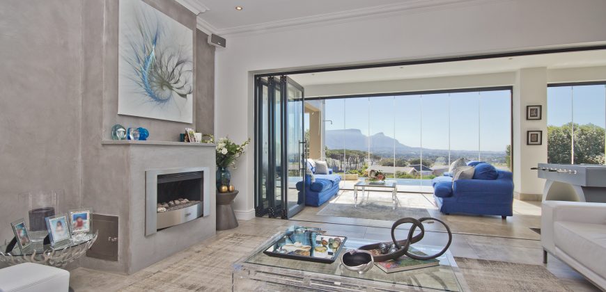 5 Bedroom House for Sale in Stonehurst Mountain Estate