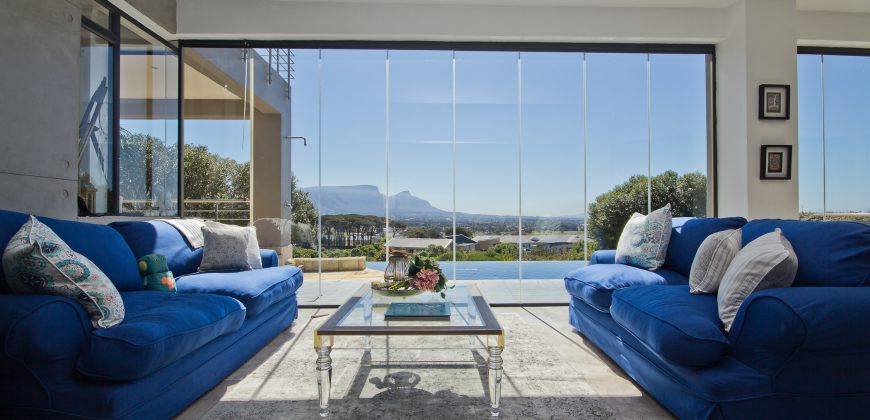 5 Bedroom House for Sale in Stonehurst Mountain Estate