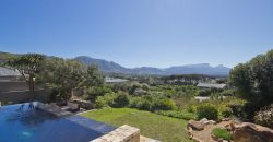 5 Bedroom House for Sale in Stonehurst Mountain Estate