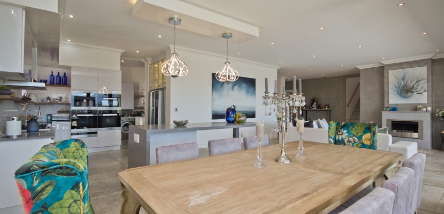 5 Bedroom House for Sale in Stonehurst Mountain Estate
