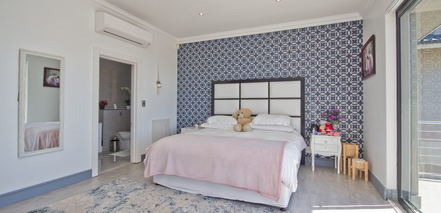 5 Bedroom House for Sale in Stonehurst Mountain Estate