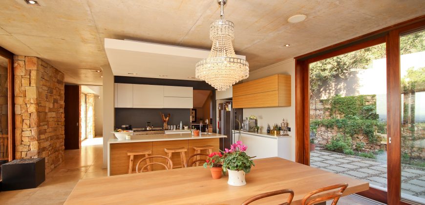 Contemporary North-Facing Family Home | Stonehurst Mountain Estate | To Rent – AVAILABLE 1 SEPTEMBER 2026