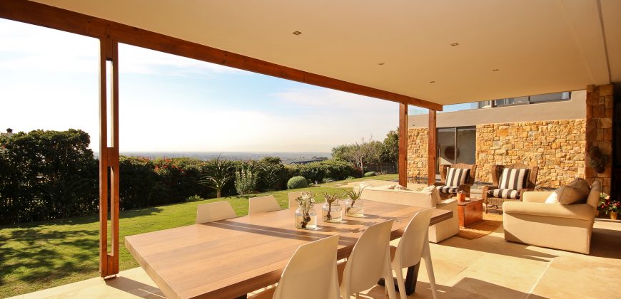 Contemporary North-Facing Family Home | Stonehurst Mountain Estate | To Rent – AVAILABLE 1 SEPTEMBER 2026