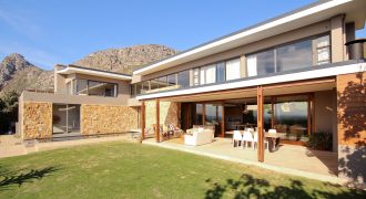 Contemporary North-Facing Family Home | Stonehurst Mountain Estate | To Rent – AVAILABLE 1 SEPTEMBER 2026