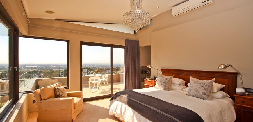Contemporary North-Facing Family Home | Stonehurst Mountain Estate | To Rent – AVAILABLE 1 SEPTEMBER 2026