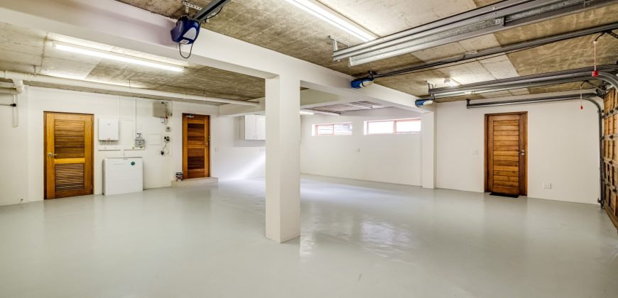 Exclusive Sole Mandate | North-Facing Home with Panoramic Views