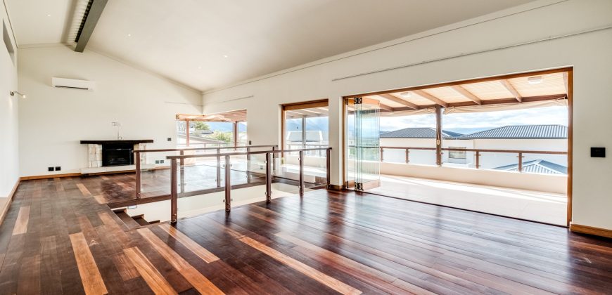 Exclusive Sole Mandate | North-Facing Home with Panoramic Views