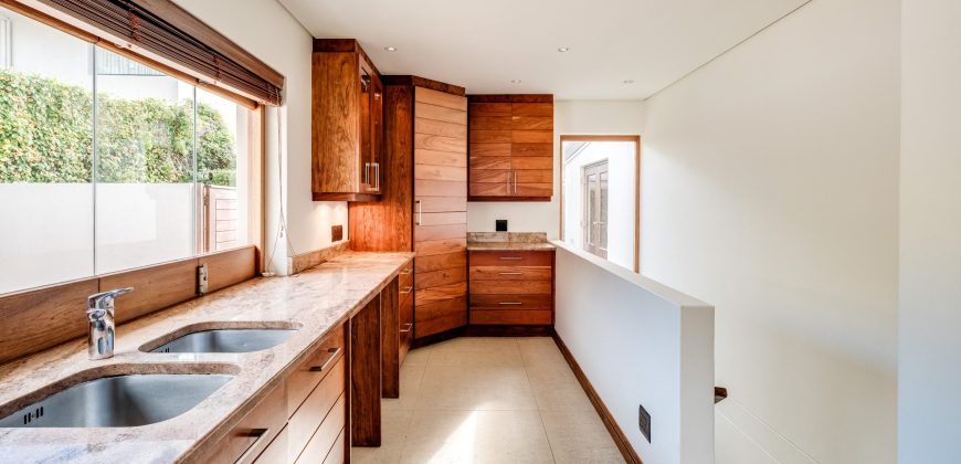 Exclusive Sole Mandate | North-Facing Home with Panoramic Views