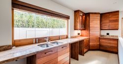 Exclusive Sole Mandate | North-Facing Home with Panoramic Views