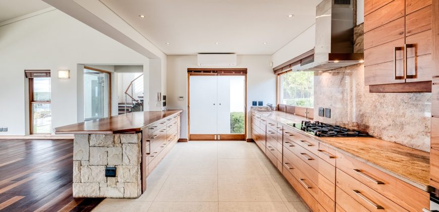 Exclusive Sole Mandate | North-Facing Home with Panoramic Views