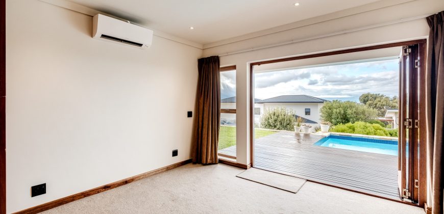Exclusive Sole Mandate | North-Facing Home with Panoramic Views