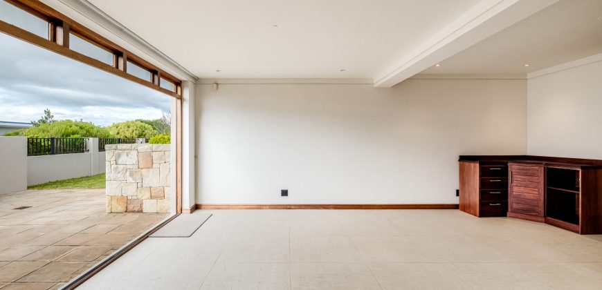 Exclusive Sole Mandate | North-Facing Home with Panoramic Views