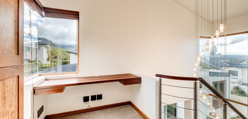 Exclusive Sole Mandate | North-Facing Home with Panoramic Views
