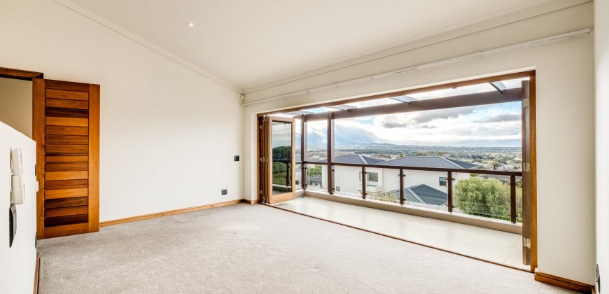 Exclusive Sole Mandate | North-Facing Home with Panoramic Views