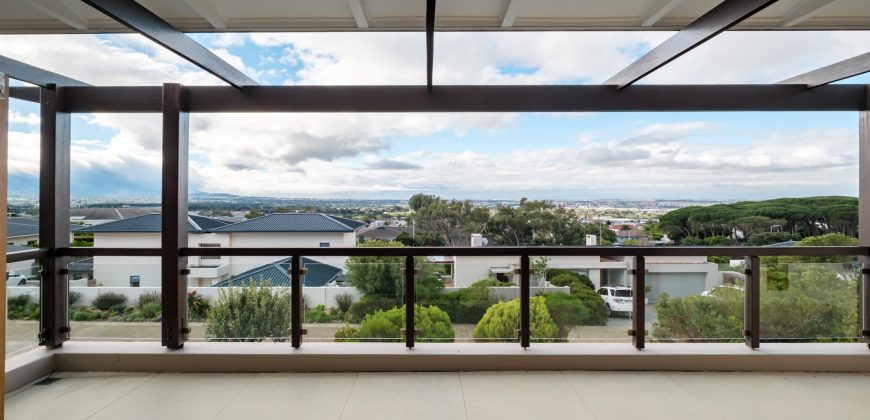 Exclusive Sole Mandate | North-Facing Home with Panoramic Views