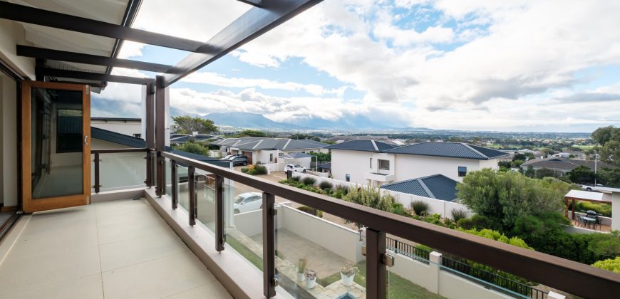 Exclusive Sole Mandate | North-Facing Home with Panoramic Views