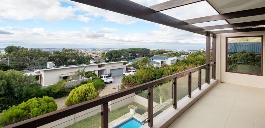 Exclusive Sole Mandate | North-Facing Home with Panoramic Views