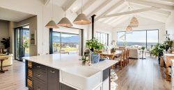 Contemporary 4 Bedroom Home with Mountain Views and 1 bedroom Flatlet