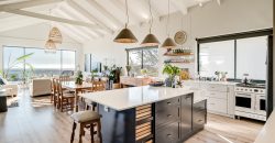 Contemporary 4 Bedroom Home with Mountain Views and 1 bedroom Flatlet
