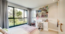 Contemporary 4 Bedroom Home with Mountain Views and 1 bedroom Flatlet