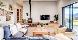 Contemporary 4 Bedroom Home with Mountain Views and 1 bedroom Flatlet
