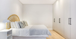 Contemporary 4 Bedroom Home with Mountain Views and 1 bedroom Flatlet
