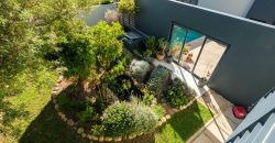 NORTH-FACING FOUR-BEDROOM TOWNHOUSE WITH TABLE MOUNTAIN VIEWS