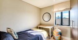 NORTH-FACING FOUR-BEDROOM TOWNHOUSE WITH TABLE MOUNTAIN VIEWS