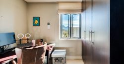 NORTH-FACING FOUR-BEDROOM TOWNHOUSE WITH TABLE MOUNTAIN VIEWS