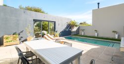 NORTH-FACING FOUR-BEDROOM TOWNHOUSE WITH TABLE MOUNTAIN VIEWS