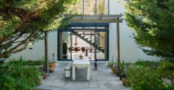 NORTH-FACING FOUR-BEDROOM TOWNHOUSE WITH TABLE MOUNTAIN VIEWS