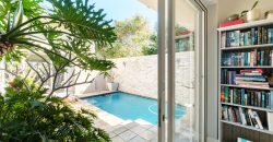 LUXURIOUS WATERFRONT LIVING IN LAKE MICHELLE – Exclusive Sole Mandate
