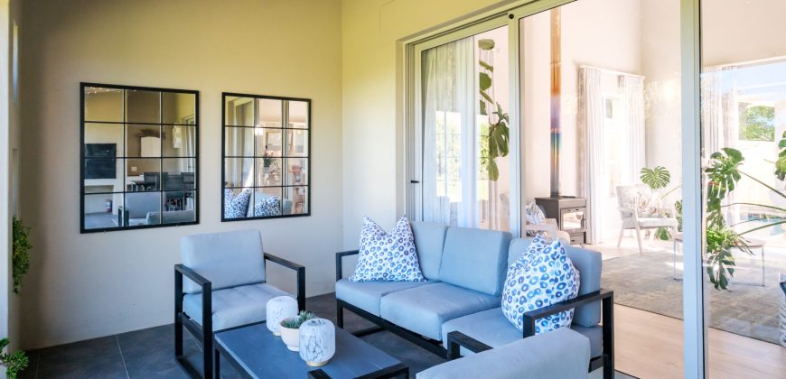LUXURIOUS WATERFRONT LIVING IN LAKE MICHELLE – Exclusive Sole Mandate