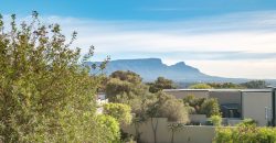 NORTH-FACING FOUR-BEDROOM TOWNHOUSE WITH TABLE MOUNTAIN VIEWS